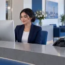 Équipe ALLSAFE SOLUTIONS en réunion autour d’un ordinateur portable